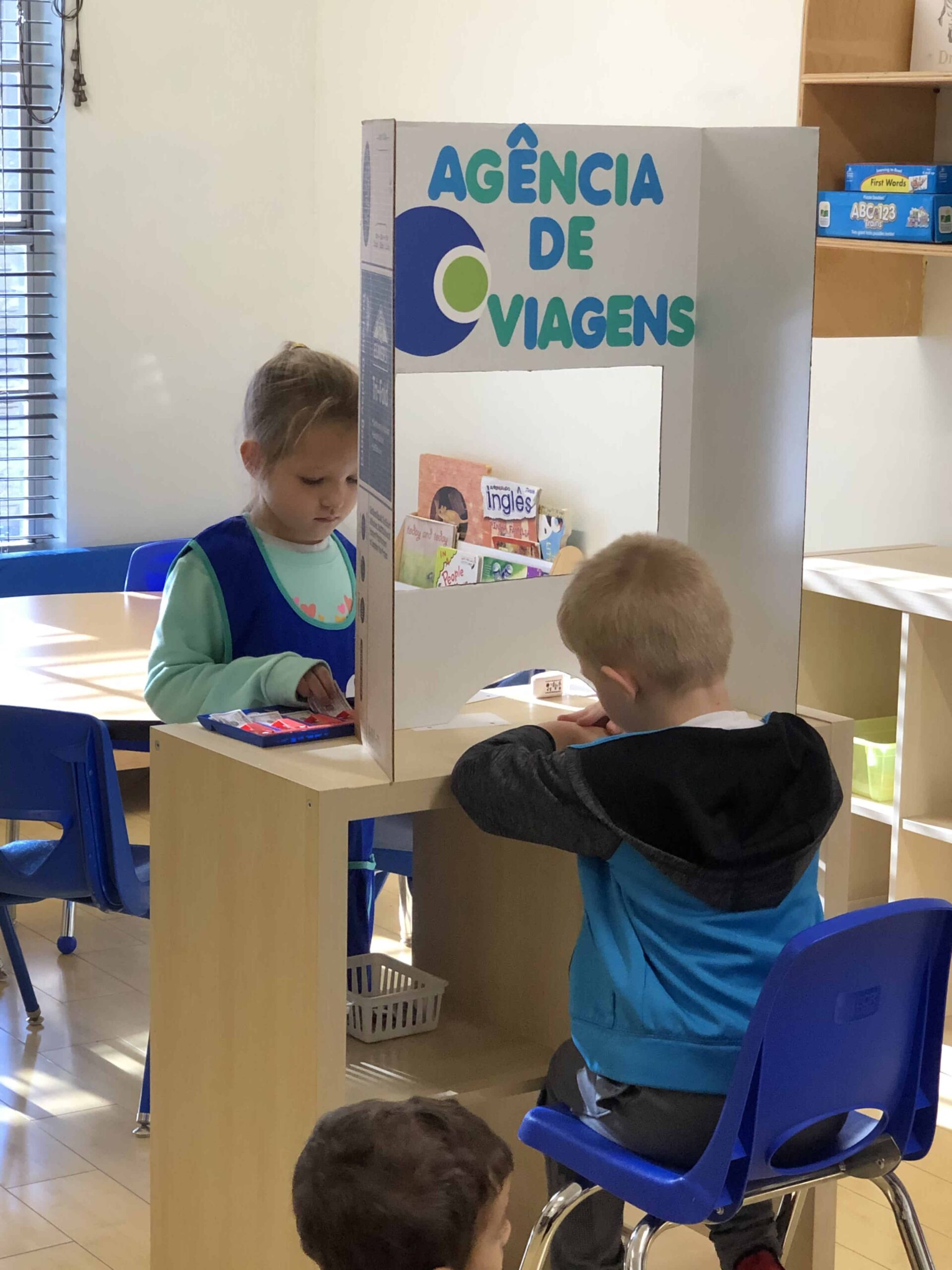 children in daycare learning